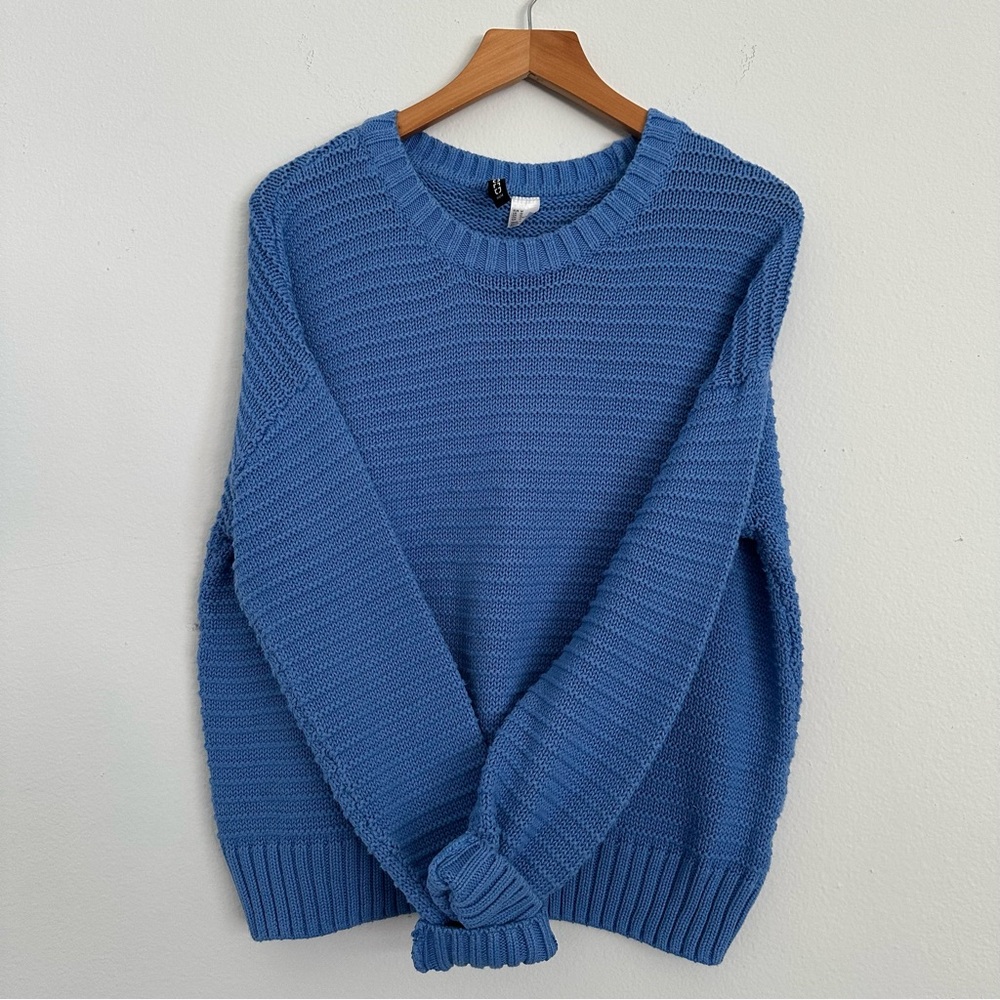 H&M Divided Vibrant Blue Textured Knit Crewneck Sweater, Size Medium